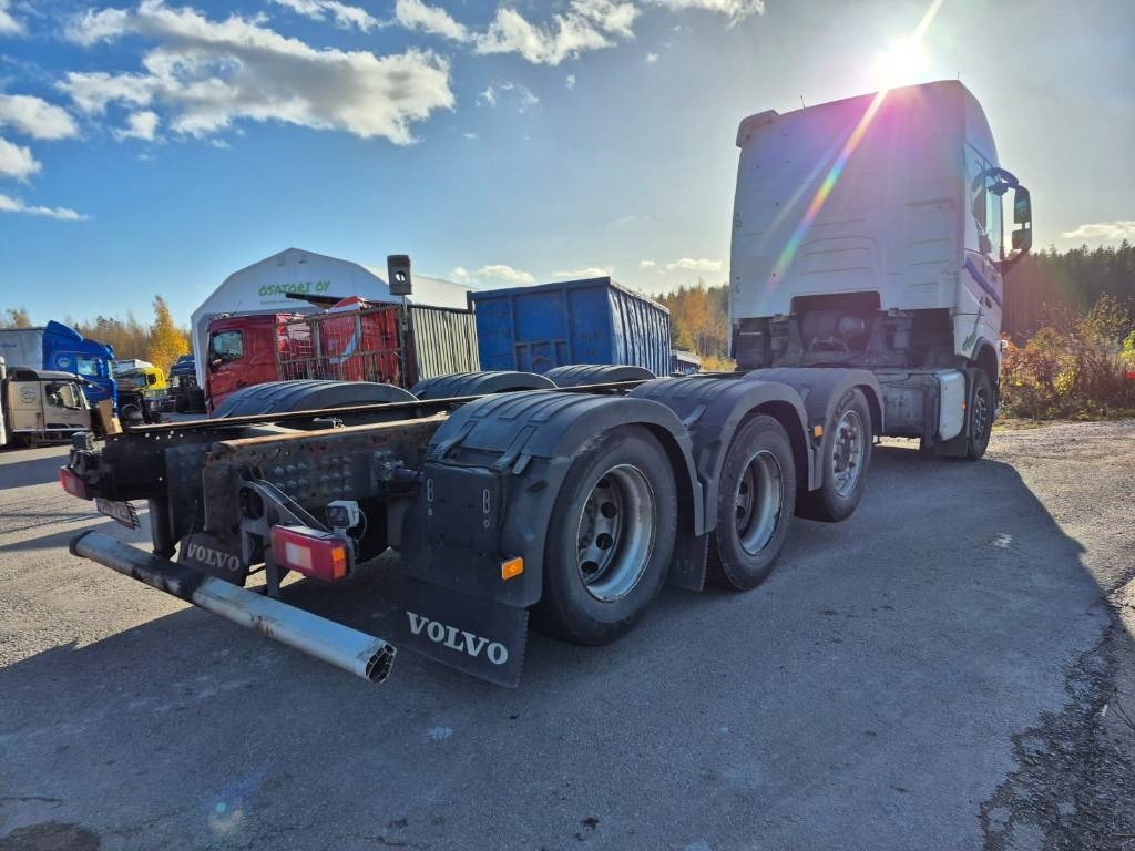 Volvo FH500 8x2 alusta - Šasija kravas automašīna: foto 3 Volvo FH500 8x2 alusta - Šasija kravas automašīna: foto 3