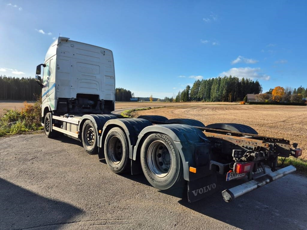 Volvo FH500 8x2 alusta - Šasija kravas automašīna: foto 4 Volvo FH500 8x2 alusta - Šasija kravas automašīna: foto 4