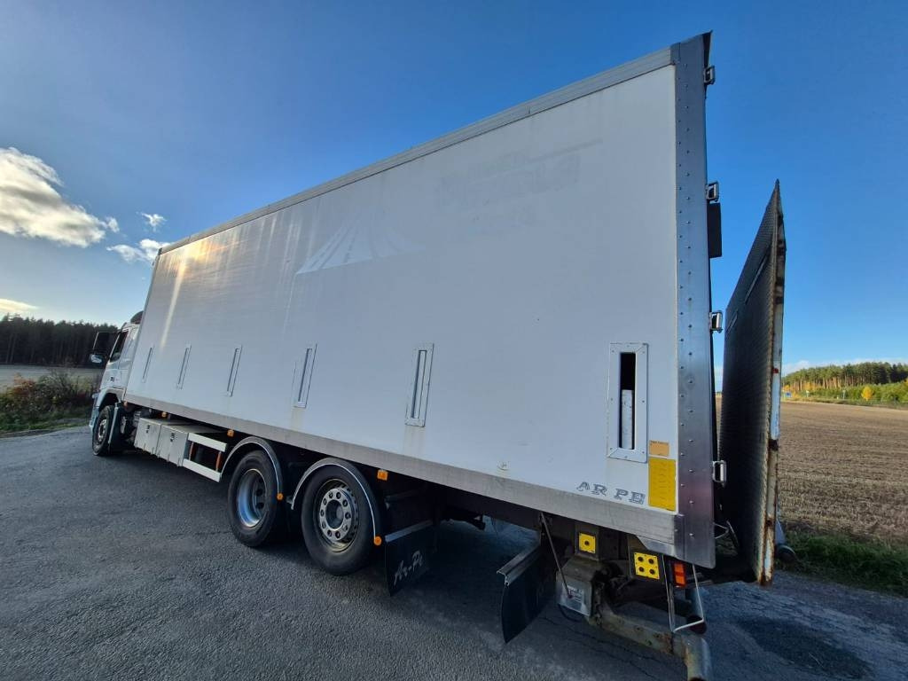 Volvo FM D11 450 6x2 umpikori+pl-nostin  - Kravas automašīna ar slēgto virsbūvi: foto 3 Volvo FM D11 450 6x2 umpikori+pl-nostin  - Kravas automašīna ar slēgto virsbūvi: foto 3