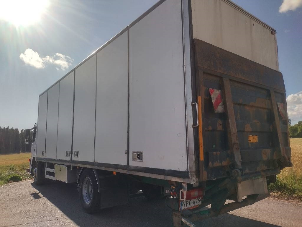 Volvo FM9 4x2 8,40m pitkä kylkiaukeava kori - Kravas automašīna ar slēgto virsbūvi: foto 5 Volvo FM9 4x2 8,40m pitkä kylkiaukeava kori - Kravas automašīna ar slēgto virsbūvi: foto 5