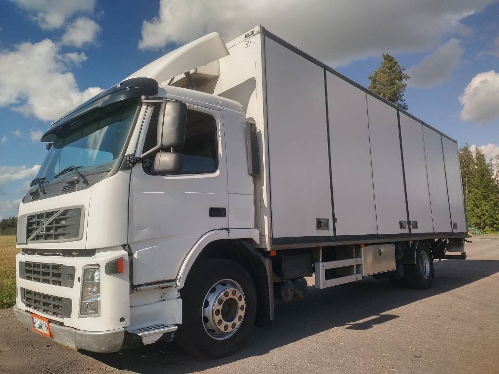 Volvo FM9 4x2 8,40m pitkä kylkiaukeava kori - Kravas automašīna ar slēgto virsbūvi: foto 1 Volvo FM9 4x2 8,40m pitkä kylkiaukeava kori - Kravas automašīna ar slēgto virsbūvi: foto 1