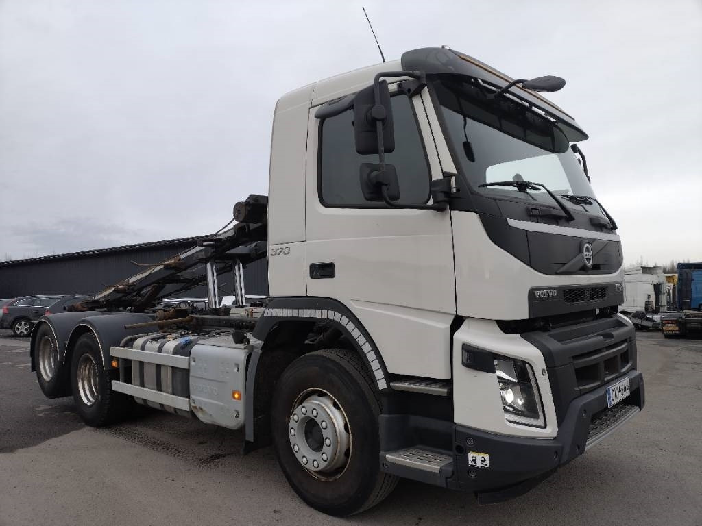 Volvo FMX370 6x2 av3700mm multilift vaijerilaite - Būvgružu konteineru vedējs: foto 2 Volvo FMX370 6x2 av3700mm multilift vaijerilaite - Būvgružu konteineru vedējs: foto 2