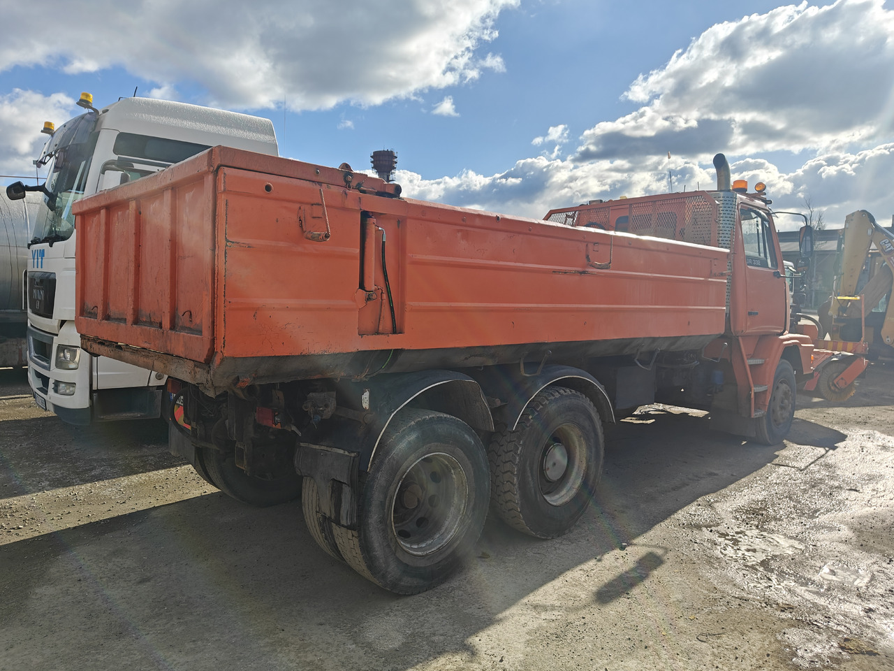 SISU SR 332 - Kravas automašīna pašizgāzējs: foto 4 SISU SR 332 - Kravas automašīna pašizgāzējs: foto 4