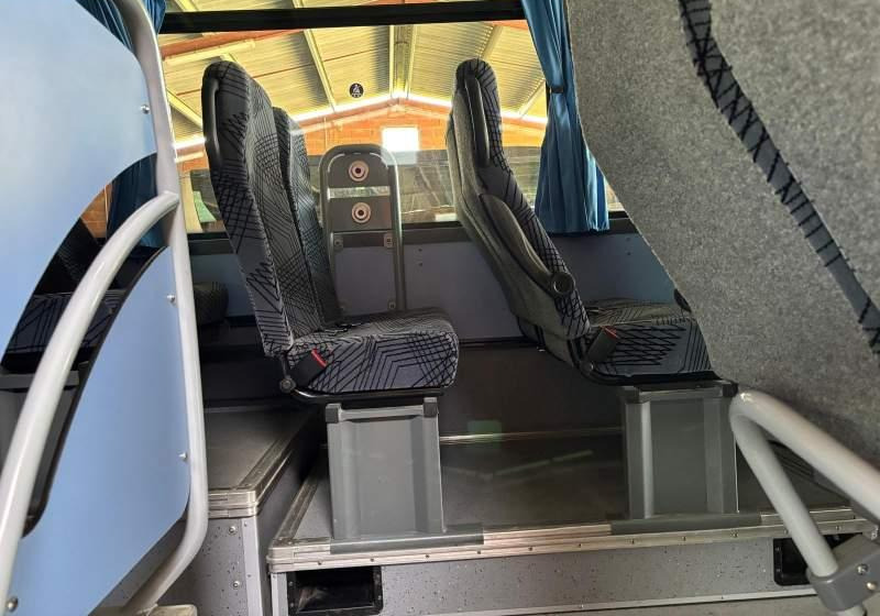 Iveco CROSSWAY/ SPROWADZONY / 180 000 KM / MANUAL - Piepilsētas autobuss: foto 2 Iveco CROSSWAY/ SPROWADZONY / 180 000 KM / MANUAL - Piepilsētas autobuss: foto 2