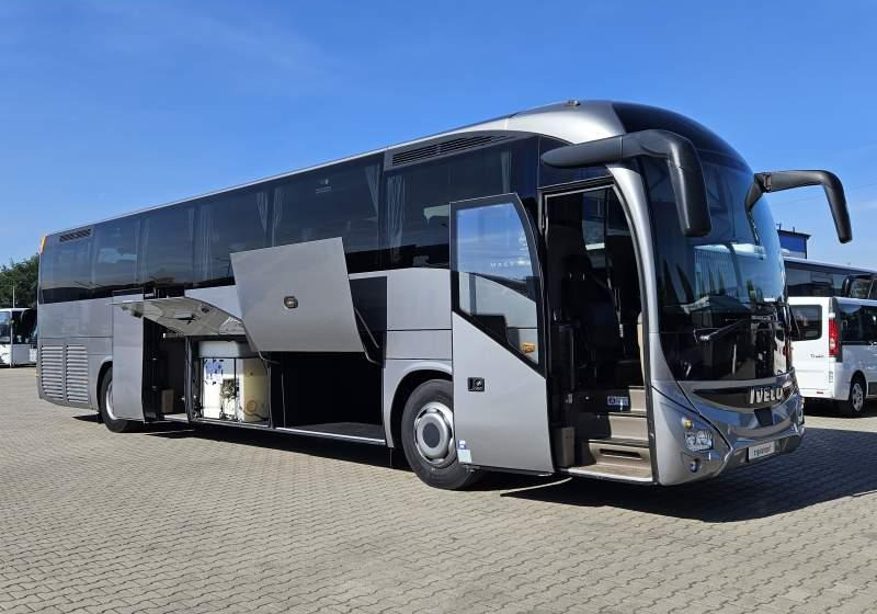 Iveco MAGELYS HD / SPROWADZONY/ MANUAL/ EURO 6 - Starppilsētu autobuss: foto 3 Iveco MAGELYS HD / SPROWADZONY/ MANUAL/ EURO 6 - Starppilsētu autobuss: foto 3