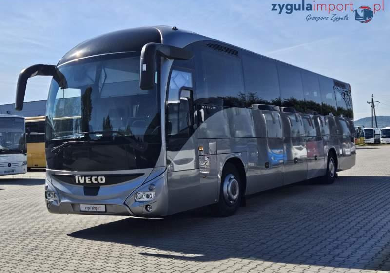 Iveco MAGELYS HD / SPROWADZONY/ MANUAL/ EURO 6 - Starppilsētu autobuss: foto 1 Iveco MAGELYS HD / SPROWADZONY/ MANUAL/ EURO 6 - Starppilsētu autobuss: foto 1