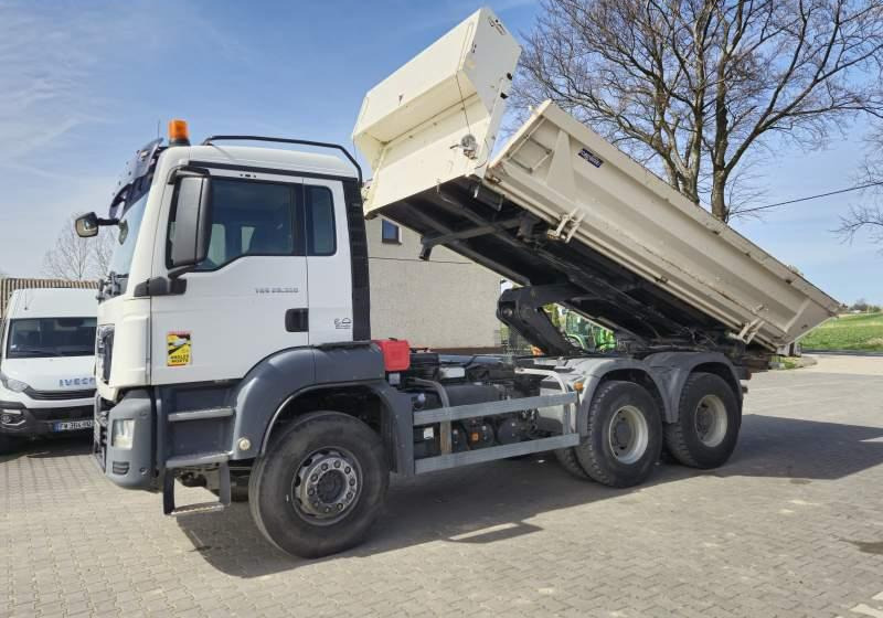 MAN TGS 26.360 / 2 STRONNA WYWROTKA/ EURO 6 - Kravas automašīna pašizgāzējs: foto 4 MAN TGS 26.360 / 2 STRONNA WYWROTKA/ EURO 6 - Kravas automašīna pašizgāzējs: foto 4