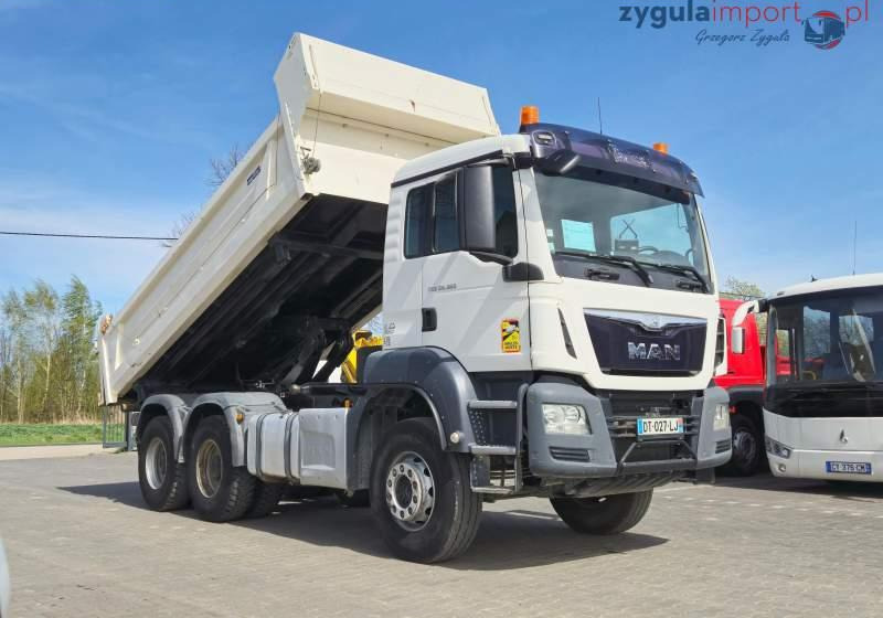 MAN TGS 26.360 / 2 STRONNA WYWROTKA/ EURO 6 - Kravas automašīna pašizgāzējs: foto 1 MAN TGS 26.360 / 2 STRONNA WYWROTKA/ EURO 6 - Kravas automašīna pašizgāzējs: foto 1