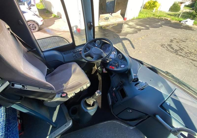 Neoplan TRENDLINER / SPROWADZONY / KLIMATYZACJA/ MANUAL - Piepilsētas autobuss: foto 4 Neoplan TRENDLINER / SPROWADZONY / KLIMATYZACJA/ MANUAL - Piepilsētas autobuss: foto 4
