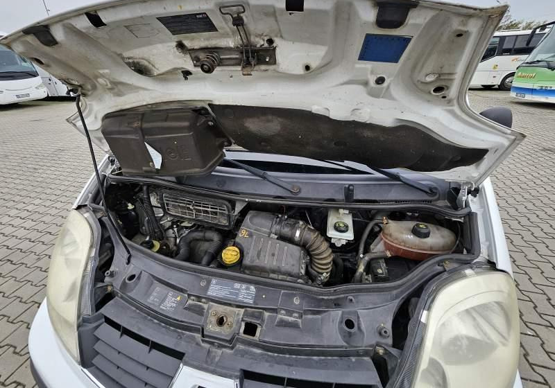 Renault TRAFIC 2.0 DCI 90 COMBI L2H1 / SPROWADZONY - Mikroautobuss, Pasažieru furgons: foto 3 Renault TRAFIC 2.0 DCI 90 COMBI L2H1 / SPROWADZONY - Mikroautobuss, Pasažieru furgons: foto 3