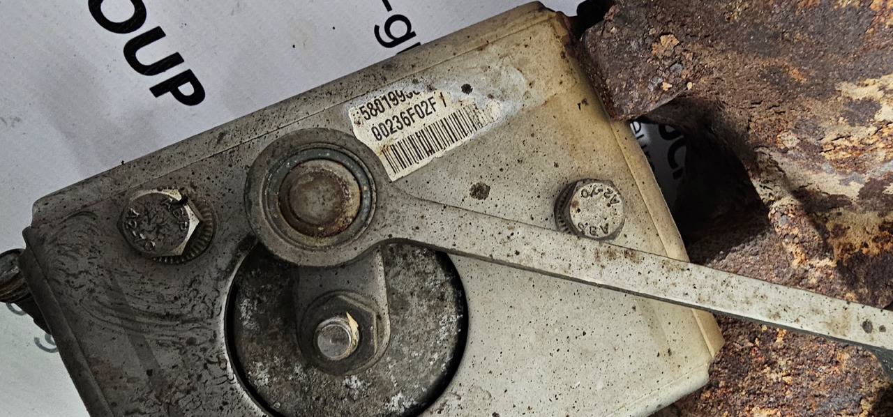 IVECO Stralis EURO6, EURO 6 emission EGR valve, exhaust emission valve, exhaust gas recirculation valve, 5802078461, 5801993854, 5801561933, 5801860435, retarder valve, 5801561933, 5801860435, 5801993 - Vārsts - Kravas automašīna: foto 3 IVECO Stralis EURO6, EURO 6 emission EGR valve, exhaust emission valve, exhaust gas recirculation valve, 5802078461, 5801993854, 5801561933, 5801860435, retarder valve, 5801561933, 5801860435, 5801993 - Vārsts - Kravas automašīna: foto 3