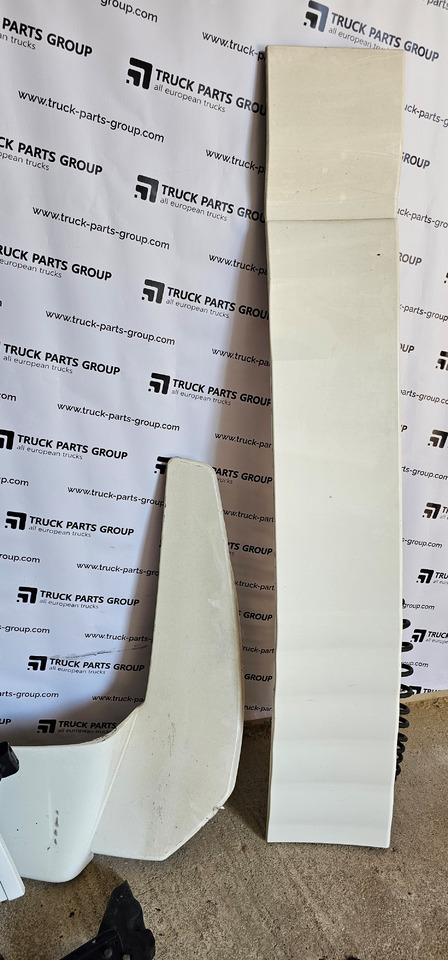 MAN MAN TGX, TGS, TGA EURO 6 spoilers, roof spoiler, air deflector kit 81629105317, 81629100269, 81629105319, 81629105320, 81629100301, 81629100268, 81629100145, 81629100205, 81629100144, 81629100204, 816 - Aerodinamika/ Spoileris - Kravas automašīna: foto 2 MAN MAN TGX, TGS, TGA EURO 6 spoilers, roof spoiler, air deflector kit 81629105317, 81629100269, 81629105319, 81629105320, 81629100301, 81629100268, 81629100145, 81629100205, 81629100144, 81629100204, 816 - Aerodinamika/ Spoileris - Kravas automašīna: foto 2