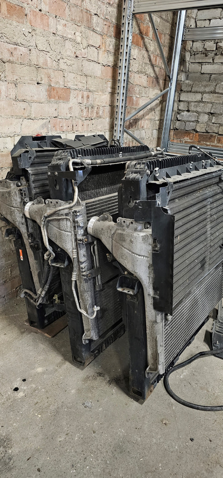 Mercedes Benz Mercedes Benz MP4 Actros EURO6 emission radiator cooling , coolant radiator, intercooler, engine cooling system 9605000002, 9605002501, 9605013801, 9605001454, 9605002217, 9605000004, 9605014103, 9605 - Radiators: foto 2 Mercedes Benz Mercedes Benz MP4 Actros EURO6 emission radiator cooling , coolant radiator, intercooler, engine cooling system 9605000002, 9605002501, 9605013801, 9605001454, 9605002217, 9605000004, 9605014103, 9605 - Radiators: foto 2