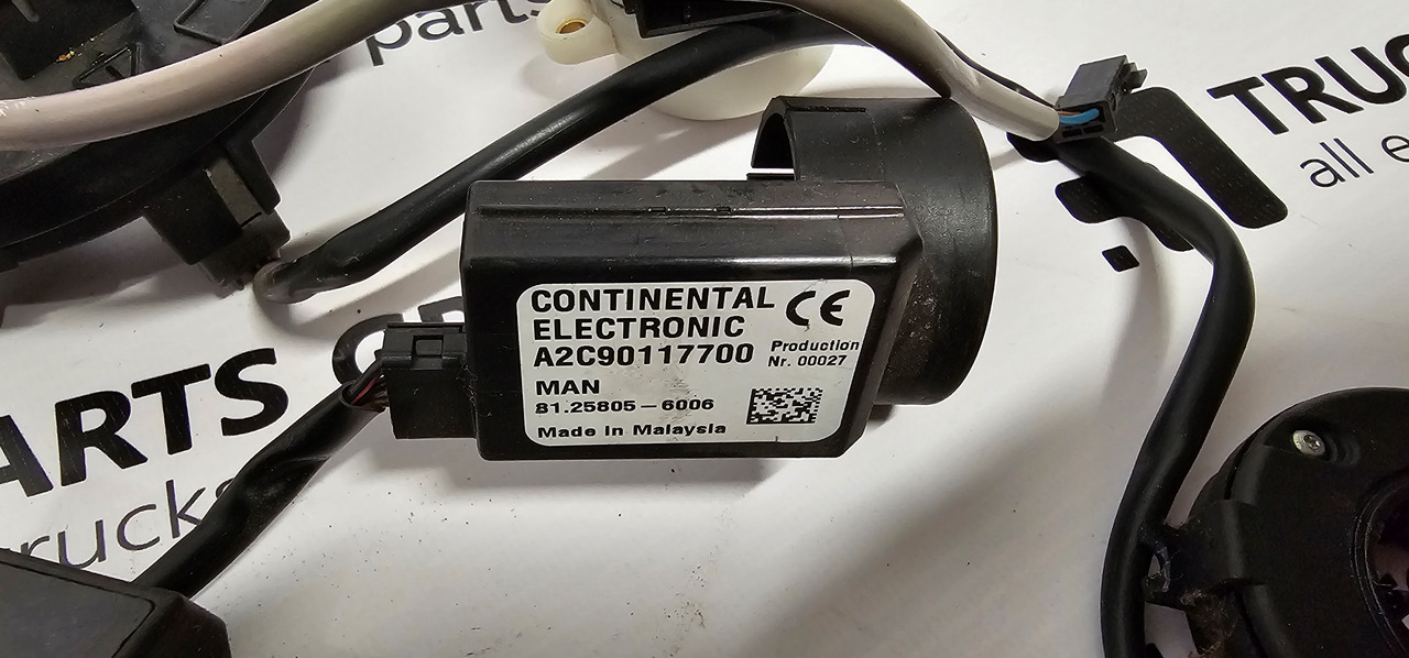 MAN MAN TGX / TGS EURO6 steering controllers set, driving position buttons, steering column switch, steering stalk 81255016035, 81464306026, 81258056006, 81255090159, 81255090188, 81259370064, 81258056005 - Rezerves daļa - Kravas automašīna: foto 4 MAN MAN TGX / TGS EURO6 steering controllers set, driving position buttons, steering column switch, steering stalk 81255016035, 81464306026, 81258056006, 81255090159, 81255090188, 81259370064, 81258056005 - Rezerves daļa - Kravas automašīna: foto 4