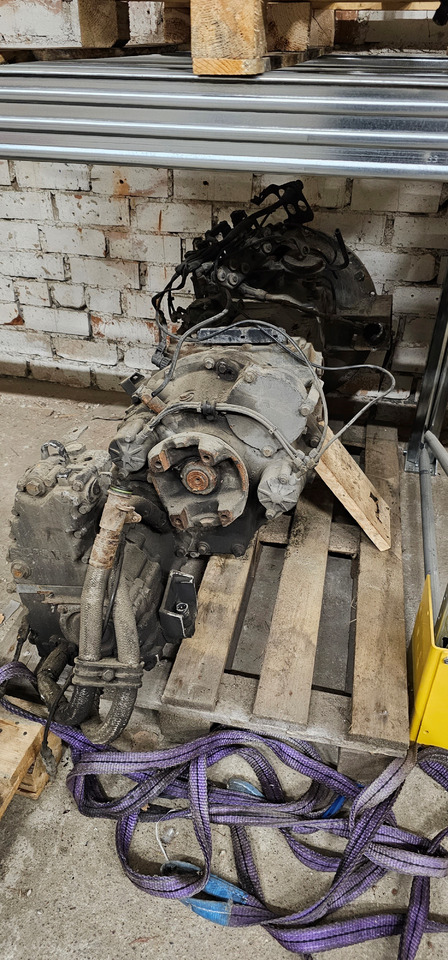 SCANIA SCANIA R, P series EURO3, EURO4 gearbox GRS900R + retarder 5111360, 1895893, 571747, 1426449, 584079, 1516707, 2002705, 1307097, 1392600, 1422861, 1921466, 1303844, 812416, 1338874, 1414632, 812418, 8 - Pārnesumkārba - Kravas automašīna: foto 1 SCANIA SCANIA R, P series EURO3, EURO4 gearbox GRS900R + retarder 5111360, 1895893, 571747, 1426449, 584079, 1516707, 2002705, 1307097, 1392600, 1422861, 1921466, 1303844, 812416, 1338874, 1414632, 812418, 8 - Pārnesumkārba - Kravas automašīna: foto 1