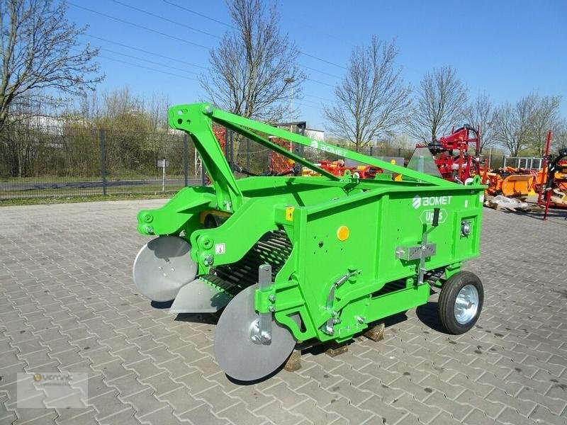 Vemac Kartoffelroder Bomet UPUS Z656 2reihig Siebkettenroder Roder NEU - Kartupeļu kombains: foto 1 Vemac Kartoffelroder Bomet UPUS Z656 2reihig Siebkettenroder Roder NEU - Kartupeļu kombains: foto 1