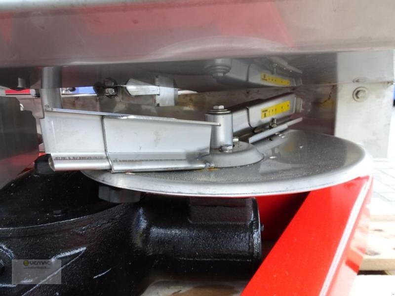 Jaunā Minerālmēslu izkliedētājs Vemac Zweischeibenstreuer 2000KG Streuer Winterdienst Traktor NEU: foto 14