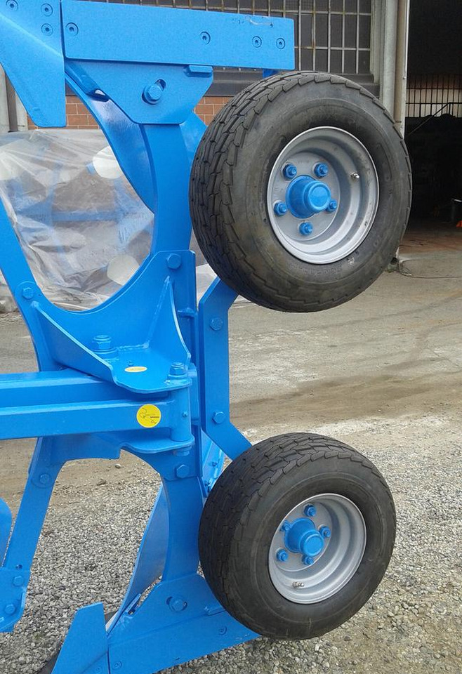 ARATRO TRIVOMERE TAS 9 - Arkls: foto 5 ARATRO TRIVOMERE TAS 9 - Arkls: foto 5