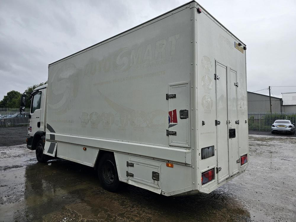 Man tgl Tgl8180 - Kravas automašīna ar slēgto virsbūvi: foto 3 Man tgl Tgl8180 - Kravas automašīna ar slēgto virsbūvi: foto 3