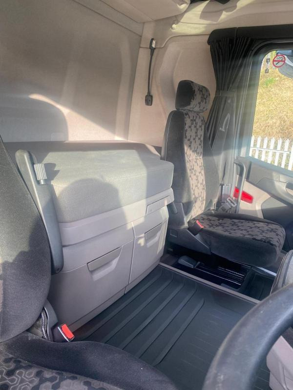 Vilcējs Scania R450: foto 8