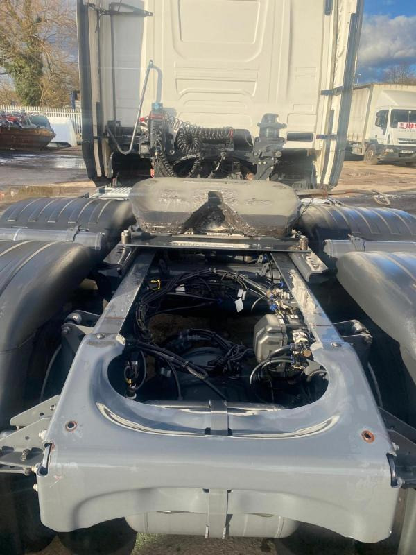 Vilcējs Scania R450: foto 13