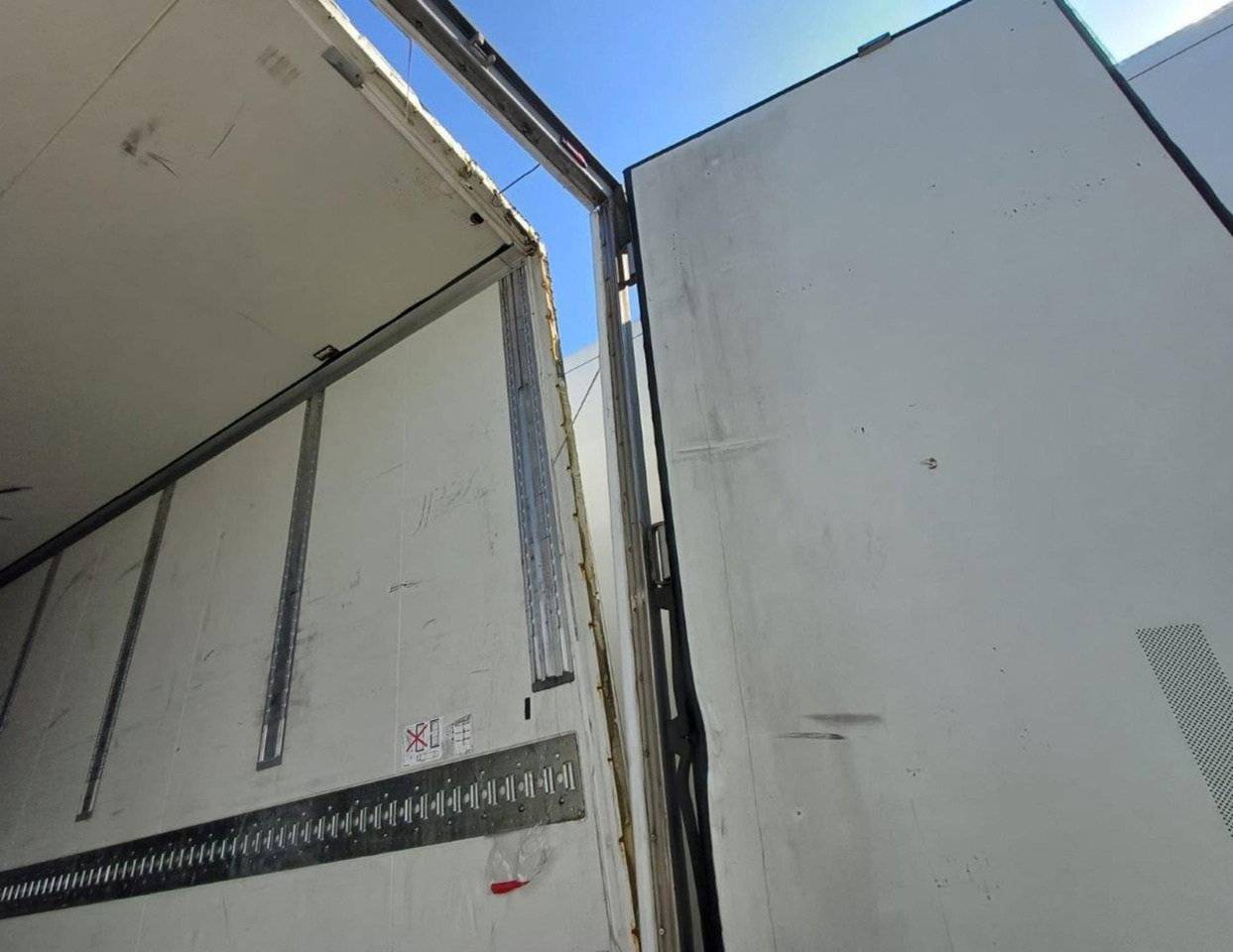 2018 Krone SDR Double Deck Cool Liner FP60 ThermoKing SLXi 300 Lifting Axle - Puspiekabe refrižerators: foto 2 2018 Krone SDR Double Deck Cool Liner FP60 ThermoKing SLXi 300 Lifting Axle - Puspiekabe refrižerators: foto 2