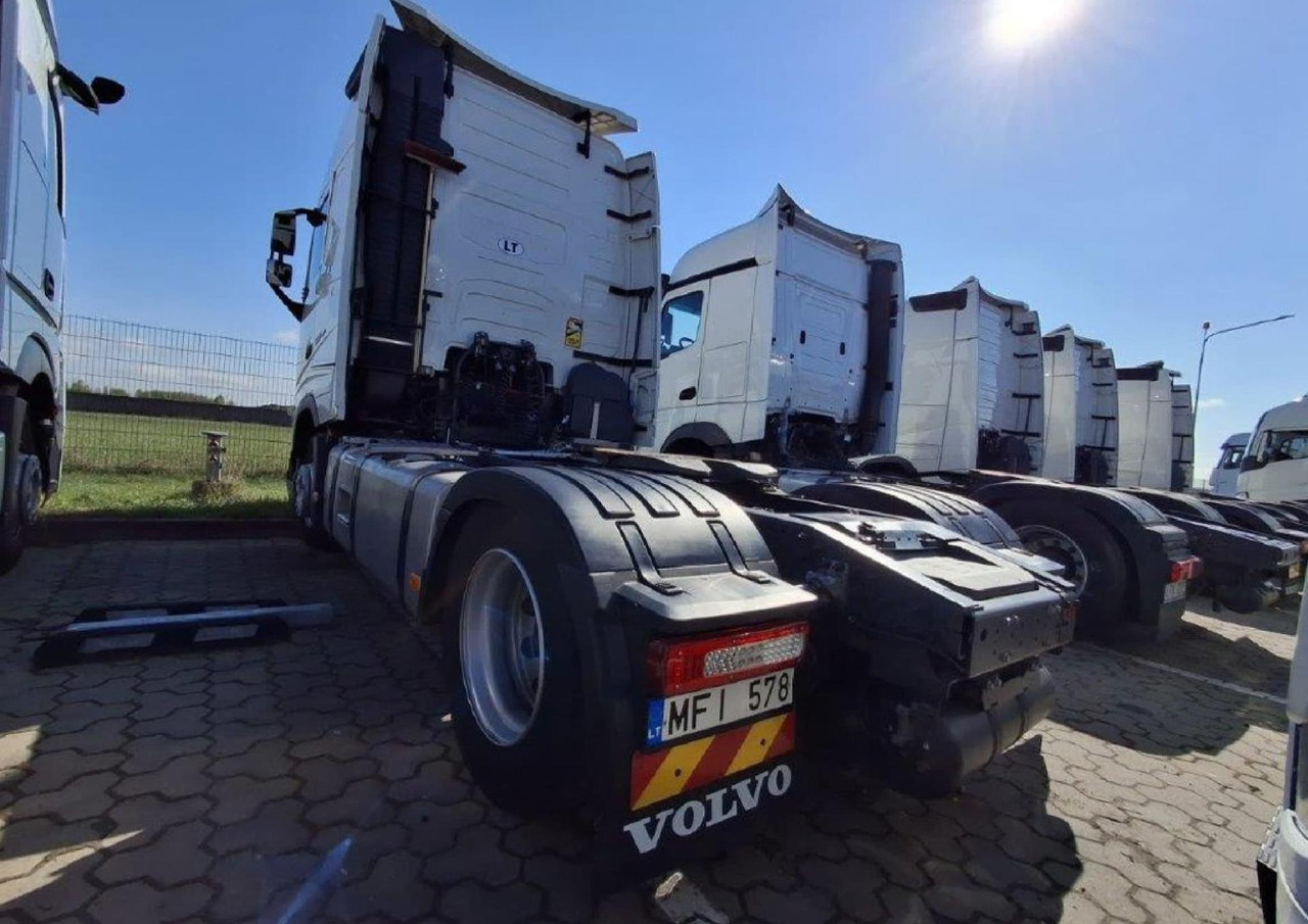 Vilcējs 2022 Volvo FH 500 Globetrotter XL Varios: foto 13