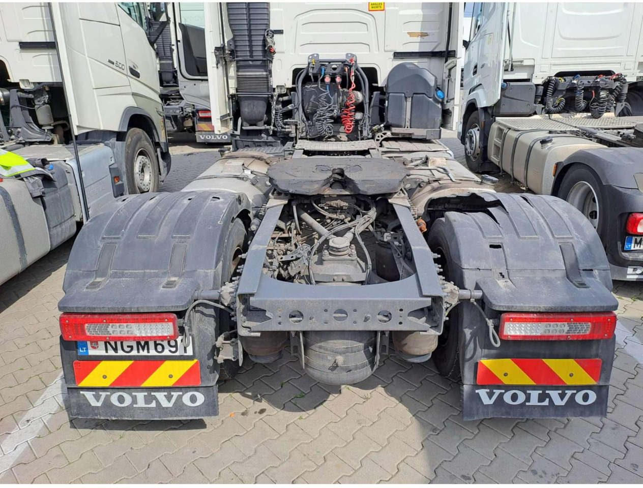 2023 Volvo FH 460 Globetrotter XL Varios i-Save - Vilcējs: foto 5 2023 Volvo FH 460 Globetrotter XL Varios i-Save - Vilcējs: foto 5