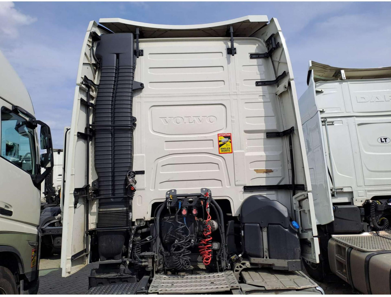 2023 Volvo FH 460 Globetrotter XL Varios i-Save - Vilcējs: foto 4 2023 Volvo FH 460 Globetrotter XL Varios i-Save - Vilcējs: foto 4