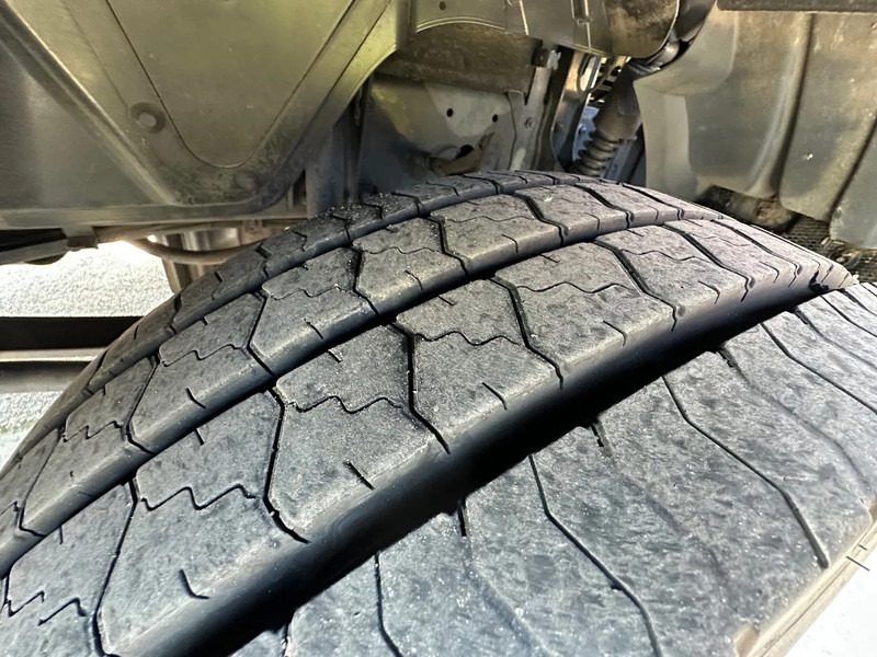 MAN TGL 10.190 / NL TRUCK / BOX / EURO 6 / MANUAL / NEW TYRES / LOADLIFT - Kravas automašīna ar slēgto virsbūvi: foto 5 MAN TGL 10.190 / NL TRUCK / BOX / EURO 6 / MANUAL / NEW TYRES / LOADLIFT - Kravas automašīna ar slēgto virsbūvi: foto 5