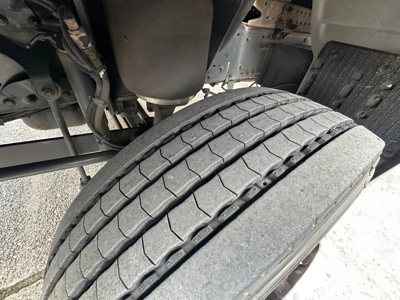 MAN TGM 15.250 / NL TRUCK / EURO 5 / SLIDING ROOF / BOX + TAILLIFT / FULL AIR / NAVI - Kravas automašīna ar slēgto virsbūvi: foto 5 MAN TGM 15.250 / NL TRUCK / EURO 5 / SLIDING ROOF / BOX + TAILLIFT / FULL AIR / NAVI - Kravas automašīna ar slēgto virsbūvi: foto 5