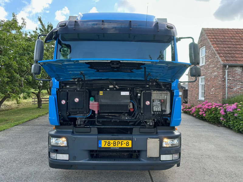 MAN TGM 15.250 / NL TRUCK / EURO 5 / SLIDING ROOF / BOX + TAILLIFT / FULL AIR / NAVI - Kravas automašīna ar slēgto virsbūvi: foto 3 MAN TGM 15.250 / NL TRUCK / EURO 5 / SLIDING ROOF / BOX + TAILLIFT / FULL AIR / NAVI - Kravas automašīna ar slēgto virsbūvi: foto 3