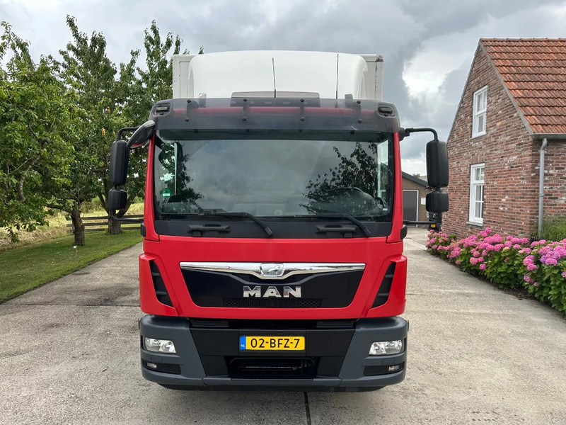MAN TGM 15.250 / NL TRUCK / EURO 6 / NEW TYRES / NEW TACHO!! / BOX + LOADLIFT 2t - Kravas automašīna ar slēgto virsbūvi: foto 2 MAN TGM 15.250 / NL TRUCK / EURO 6 / NEW TYRES / NEW TACHO!! / BOX + LOADLIFT 2t - Kravas automašīna ar slēgto virsbūvi: foto 2