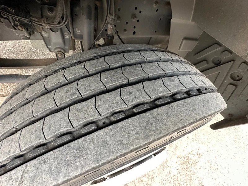 Mercedes-Benz Atego 815 / NL TRUCK / EURO 2 / BOX + LIFT / LOW KM / GOOD CONDITION / 7,5t - Kravas automašīna ar slēgto virsbūvi: foto 5 Mercedes-Benz Atego 815 / NL TRUCK / EURO 2 / BOX + LIFT / LOW KM / GOOD CONDITION / 7,5t - Kravas automašīna ar slēgto virsbūvi: foto 5