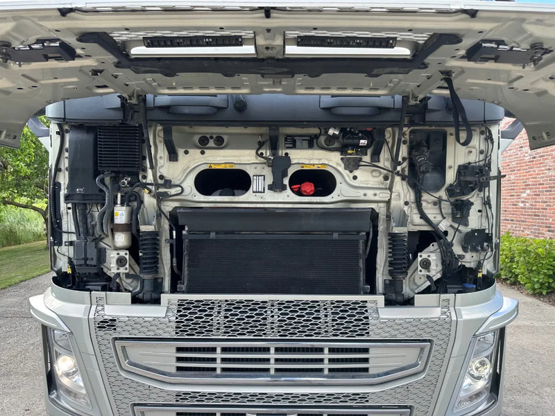Volvo FH 460 / GLOBETROTTER / EURO 6 / I-Shift / HYDRAULIC / FULL AIR / NEW TACHO - Vilcējs: foto 3 Volvo FH 460 / GLOBETROTTER / EURO 6 / I-Shift / HYDRAULIC / FULL AIR / NEW TACHO - Vilcējs: foto 3