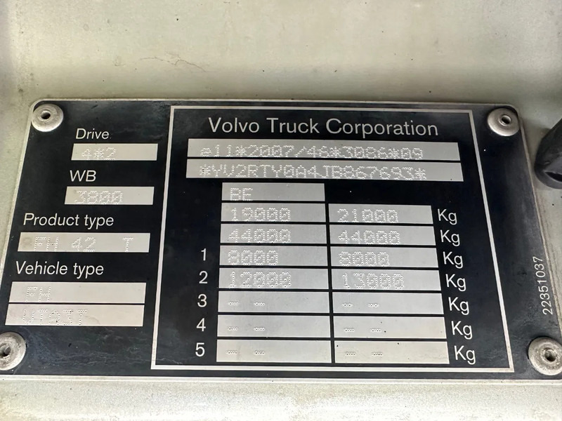 Volvo FH 460 / GLOBETROTTER / EURO 6 / I-Shift / HYDRAULIC / FULL AIR / NEW TACHO - Vilcējs: foto 4 Volvo FH 460 / GLOBETROTTER / EURO 6 / I-Shift / HYDRAULIC / FULL AIR / NEW TACHO - Vilcējs: foto 4