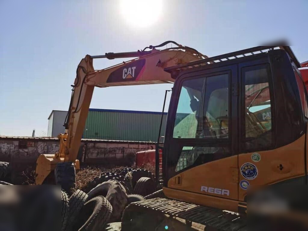 CATERPILLAR 315DL - Kāpurķēžu ekskavators: foto 1 CATERPILLAR 315DL - Kāpurķēžu ekskavators: foto 1