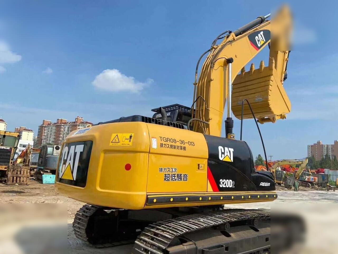 CATERPILLAR 320D2 - Kāpurķēžu ekskavators: foto 1 CATERPILLAR 320D2 - Kāpurķēžu ekskavators: foto 1