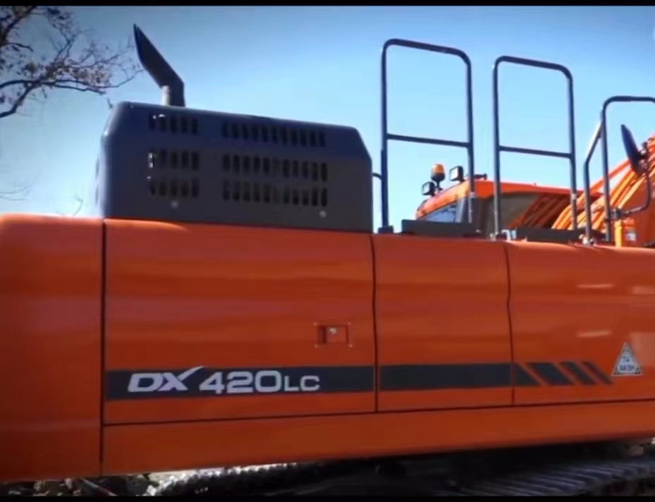 DOOSAN DX420LC - Kāpurķēžu ekskavators: foto 1 DOOSAN DX420LC - Kāpurķēžu ekskavators: foto 1
