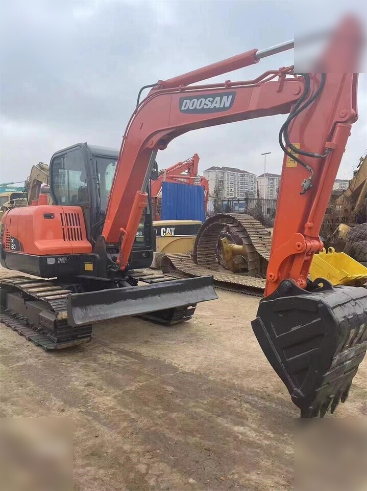 DOOSAN DX60 - Kāpurķēžu ekskavators: foto 4 DOOSAN DX60 - Kāpurķēžu ekskavators: foto 4