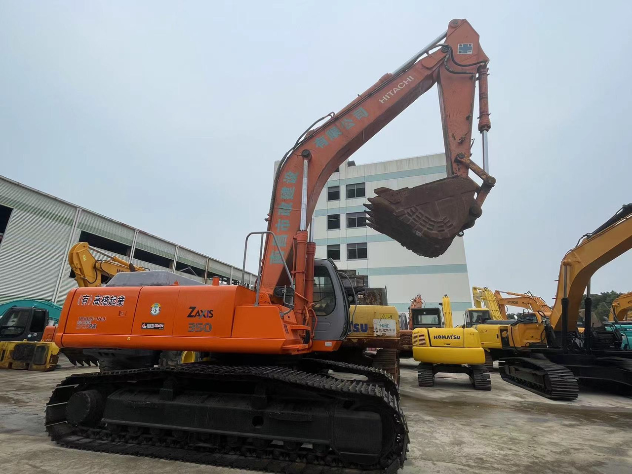 HITACHI ZX350LCH-1 - Kāpurķēžu ekskavators: foto 1 HITACHI ZX350LCH-1 - Kāpurķēžu ekskavators: foto 1