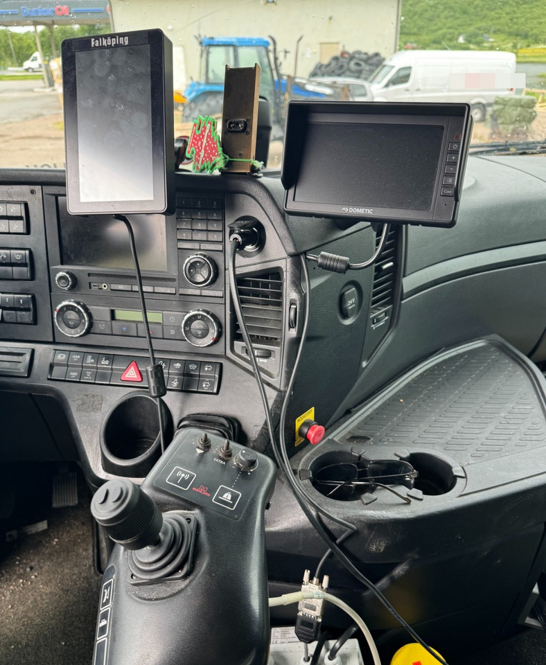 Kravas automašīna pašizgāzējs Mercedes-Benz Arocs 2658: foto 8