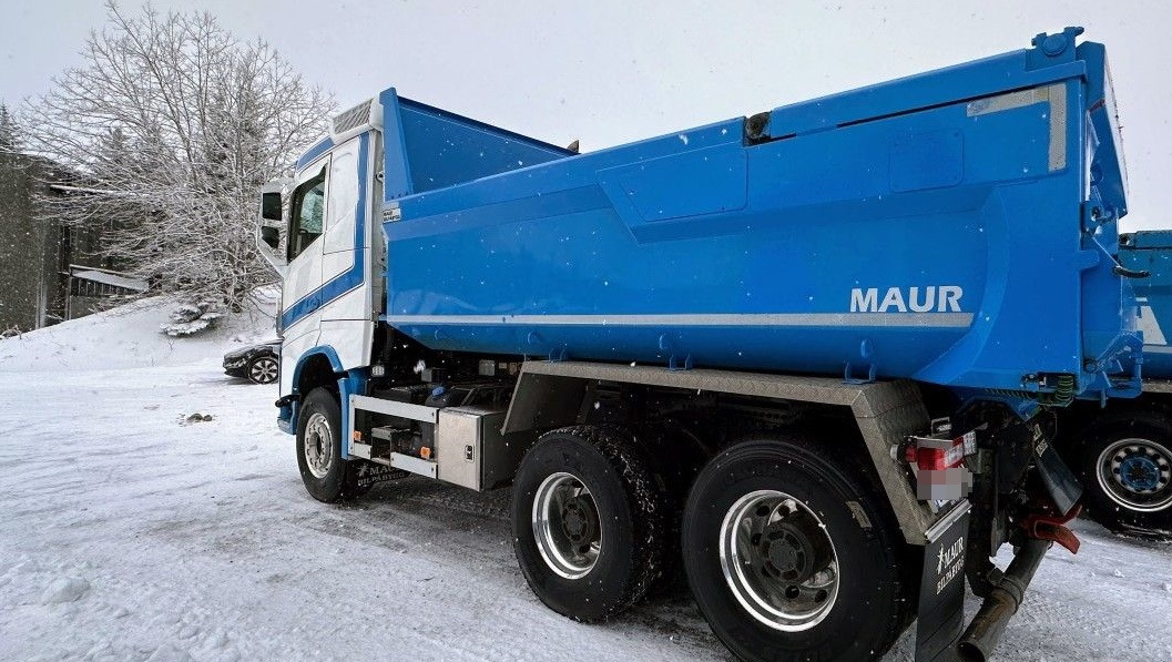 VOLVO FH16 540 / 6x4 / Retarder - Kravas automašīna pašizgāzējs: foto 3 VOLVO FH16 540 / 6x4 / Retarder - Kravas automašīna pašizgāzējs: foto 3