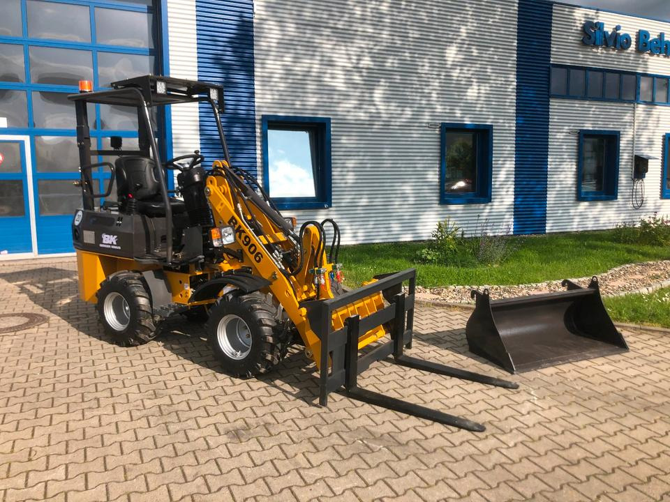 Radlader / Hoflader BK906 *INKL.19% MWST*PERKINS*BERGER KRAUS*GABELPAKET*CE*EURO - Mini iekrāvējs: foto 1 Radlader / Hoflader BK906 *INKL.19% MWST*PERKINS*BERGER KRAUS*GABELPAKET*CE*EURO - Mini iekrāvējs: foto 1