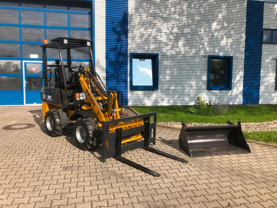 Radlader / Hoflader BK906 *INKL.19% MWST*PERKINS*BERGER KRAUS*GABELPAKET*CE*EURO - Mini iekrāvējs: foto 2 Radlader / Hoflader BK906 *INKL.19% MWST*PERKINS*BERGER KRAUS*GABELPAKET*CE*EURO - Mini iekrāvējs: foto 2