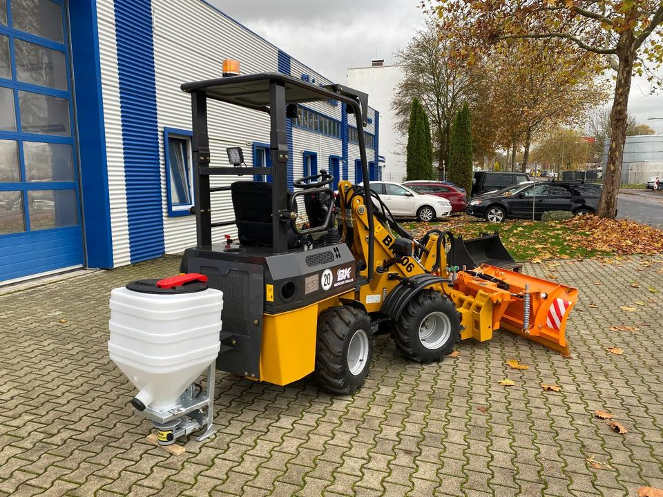 Radlader/Hoflader BK906 inkl. Winter-Komplettpaket *INKL.19% MWST.*BERGER KRAUS*PERKINS*EURO*SOFORT!* - Mini iekrāvējs: foto 4 Radlader/Hoflader BK906 inkl. Winter-Komplettpaket *INKL.19% MWST.*BERGER KRAUS*PERKINS*EURO*SOFORT!* - Mini iekrāvējs: foto 4