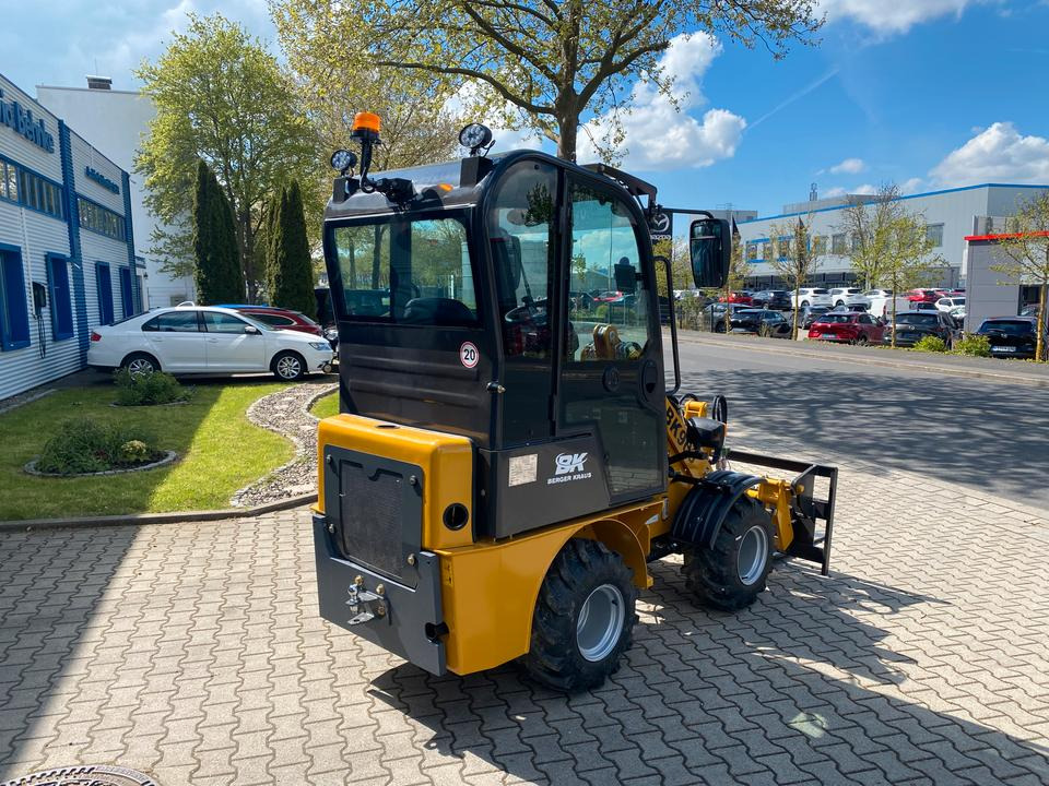 Radlader / Hoflader BK906 mit Kabine *INKL.19% MWST*PERKINS*BERGER KRAUS*GABELPAKET*CE*EURO* - Mini iekrāvējs: foto 4 Radlader / Hoflader BK906 mit Kabine *INKL.19% MWST*PERKINS*BERGER KRAUS*GABELPAKET*CE*EURO* - Mini iekrāvējs: foto 4