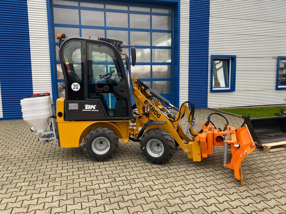 Radlader/Hoflader BK906 mit Kabine inkl. Winter-Komplettpaket *INKL.19% MWST.*BERGER KRAUS*PERKINS*EURO*SOFORT!* - Mini iekrāvējs: foto 4 Radlader/Hoflader BK906 mit Kabine inkl. Winter-Komplettpaket *INKL.19% MWST.*BERGER KRAUS*PERKINS*EURO*SOFORT!* - Mini iekrāvējs: foto 4