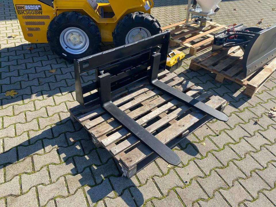 Radlader/Mini-Radlader BK360SW inkl. Winter-Komplettpaket *INKL.19% MWST*BERGER KRAUS*B&S MOTOR*SOFORT!* - Mini iekrāvējs: foto 4 Radlader/Mini-Radlader BK360SW inkl. Winter-Komplettpaket *INKL.19% MWST*BERGER KRAUS*B&S MOTOR*SOFORT!* - Mini iekrāvējs: foto 4