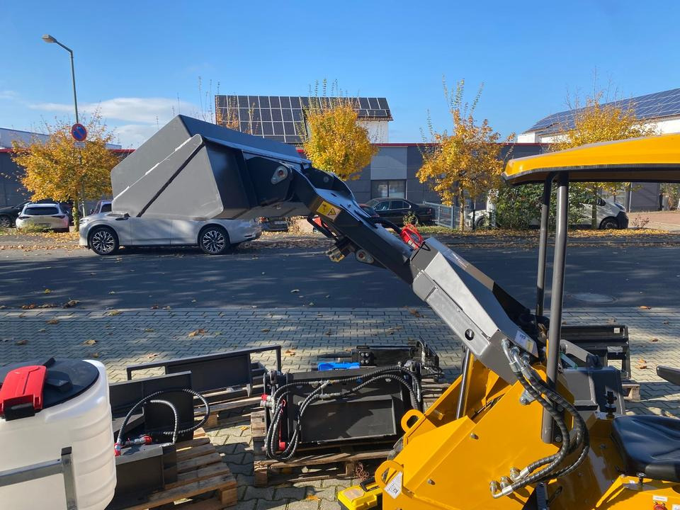 Radlader/Mini-Radlader BK360SW inkl. großem Zubehörpaket *INKL.19% MWST*BERGER KRAUS*B&S MOTOR*SOFORT!* - Mini iekrāvējs: foto 5 Radlader/Mini-Radlader BK360SW inkl. großem Zubehörpaket *INKL.19% MWST*BERGER KRAUS*B&S MOTOR*SOFORT!* - Mini iekrāvējs: foto 5